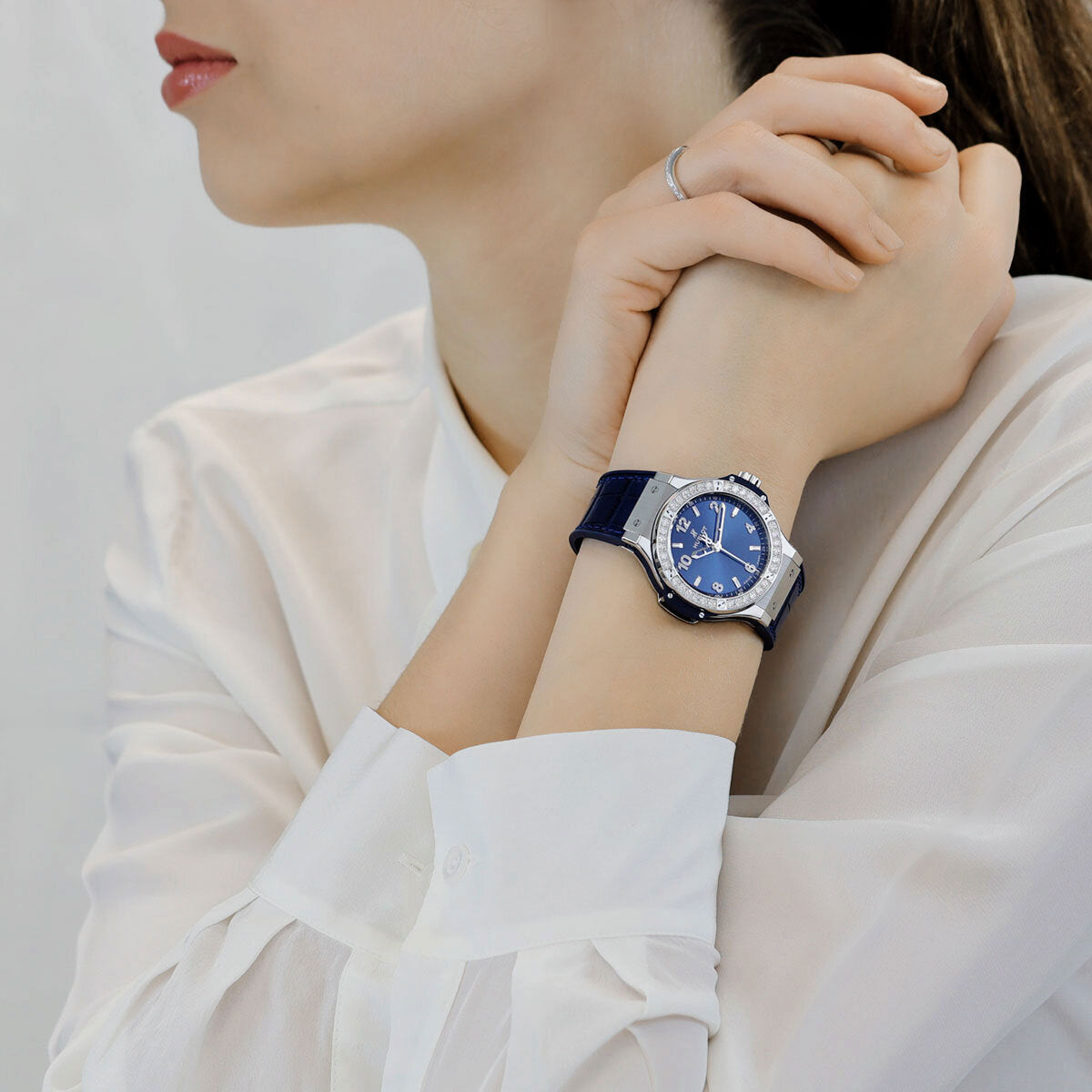 STEEL BLUE DIAMONDS