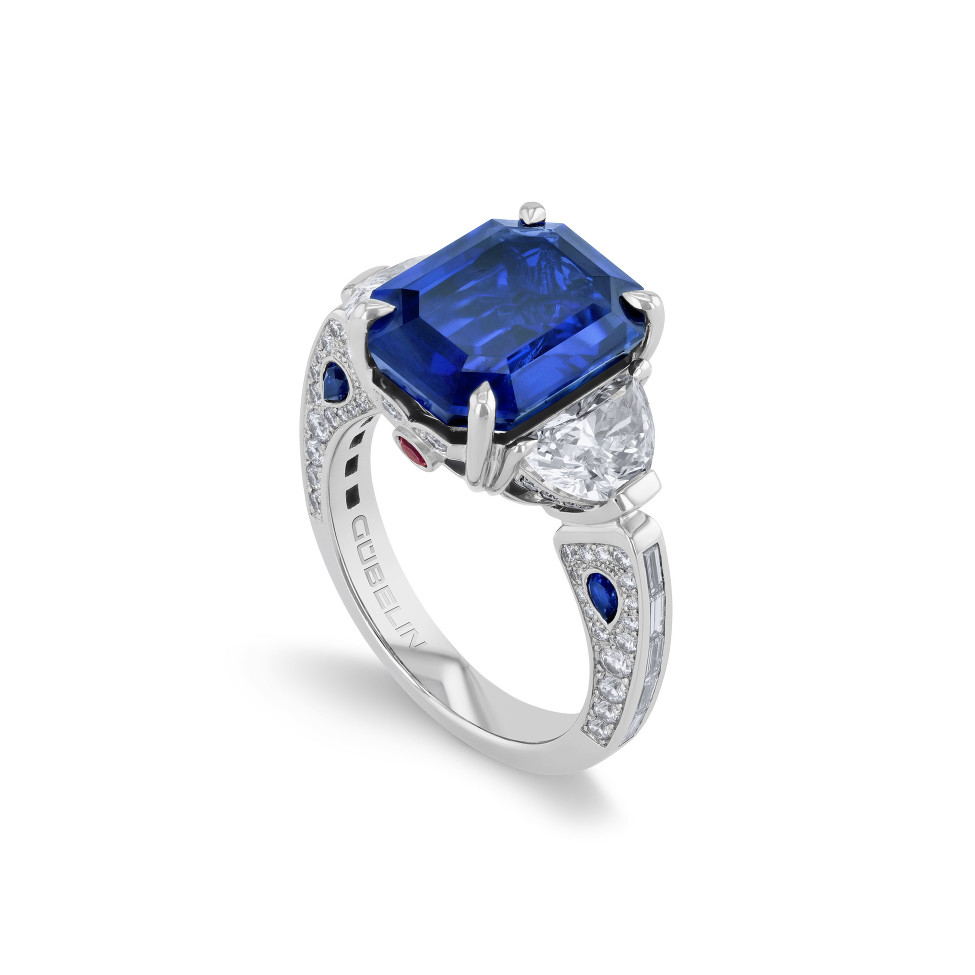 Sapphire ring | 60E-1832.9/SAF/EC/DIA | Gübelin Jewellery