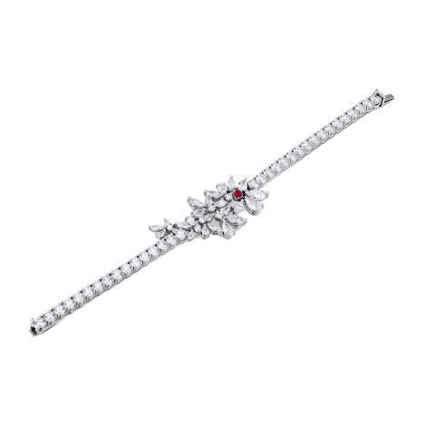 Bracelet with diamonds