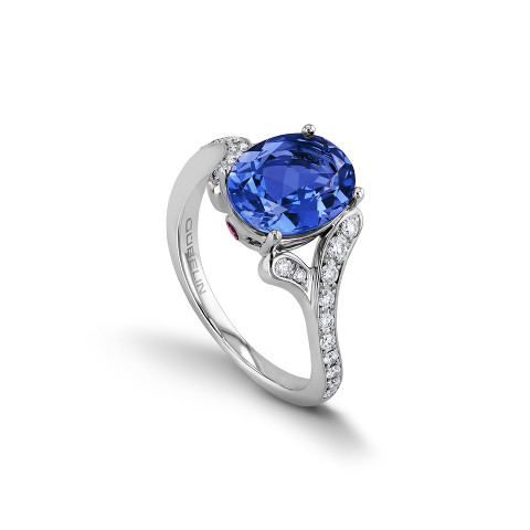 Ring with tanzanite