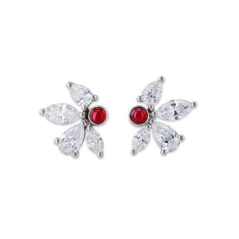 Earrings with diamonds