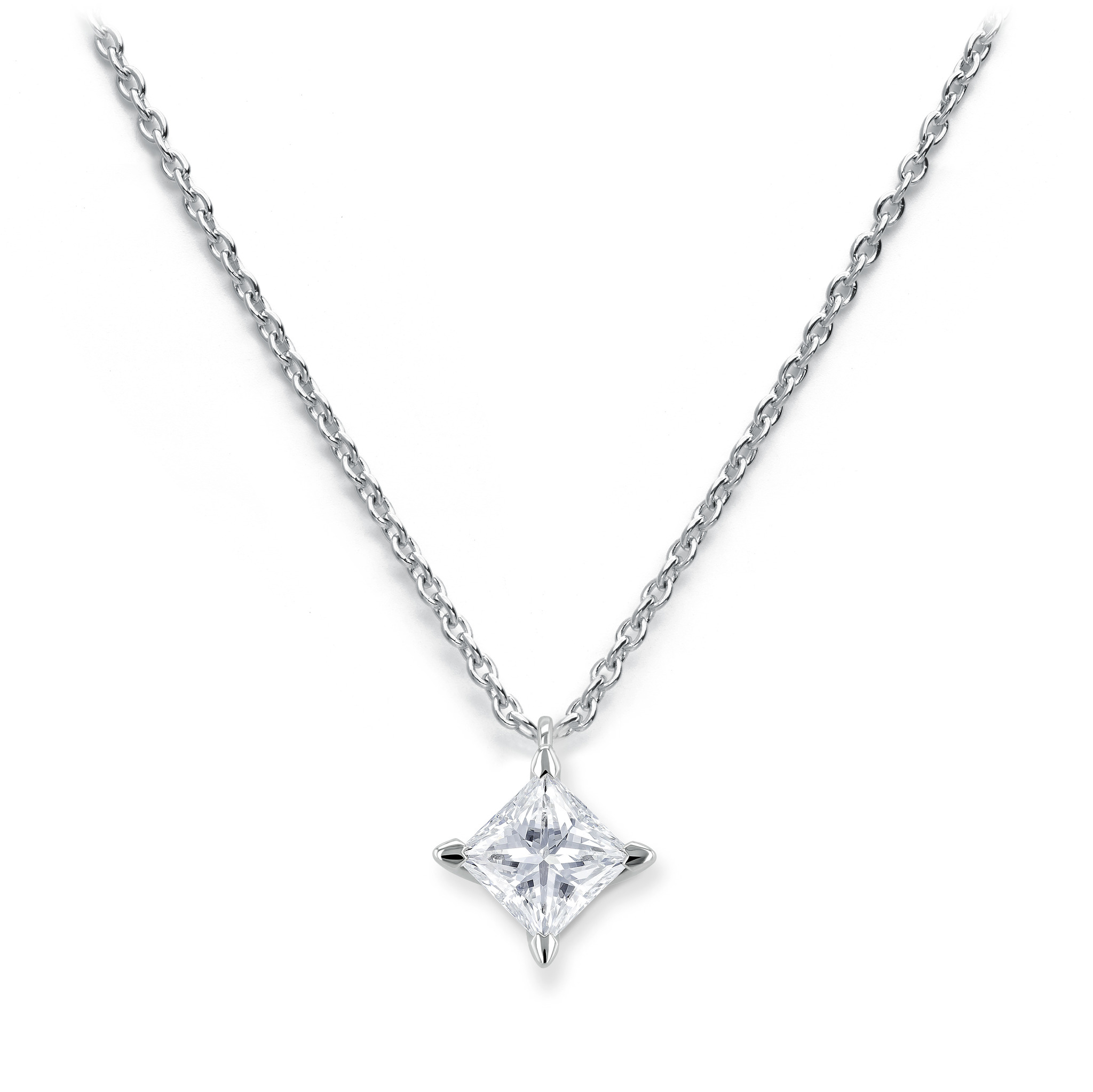 Solitaire necklace with diamond