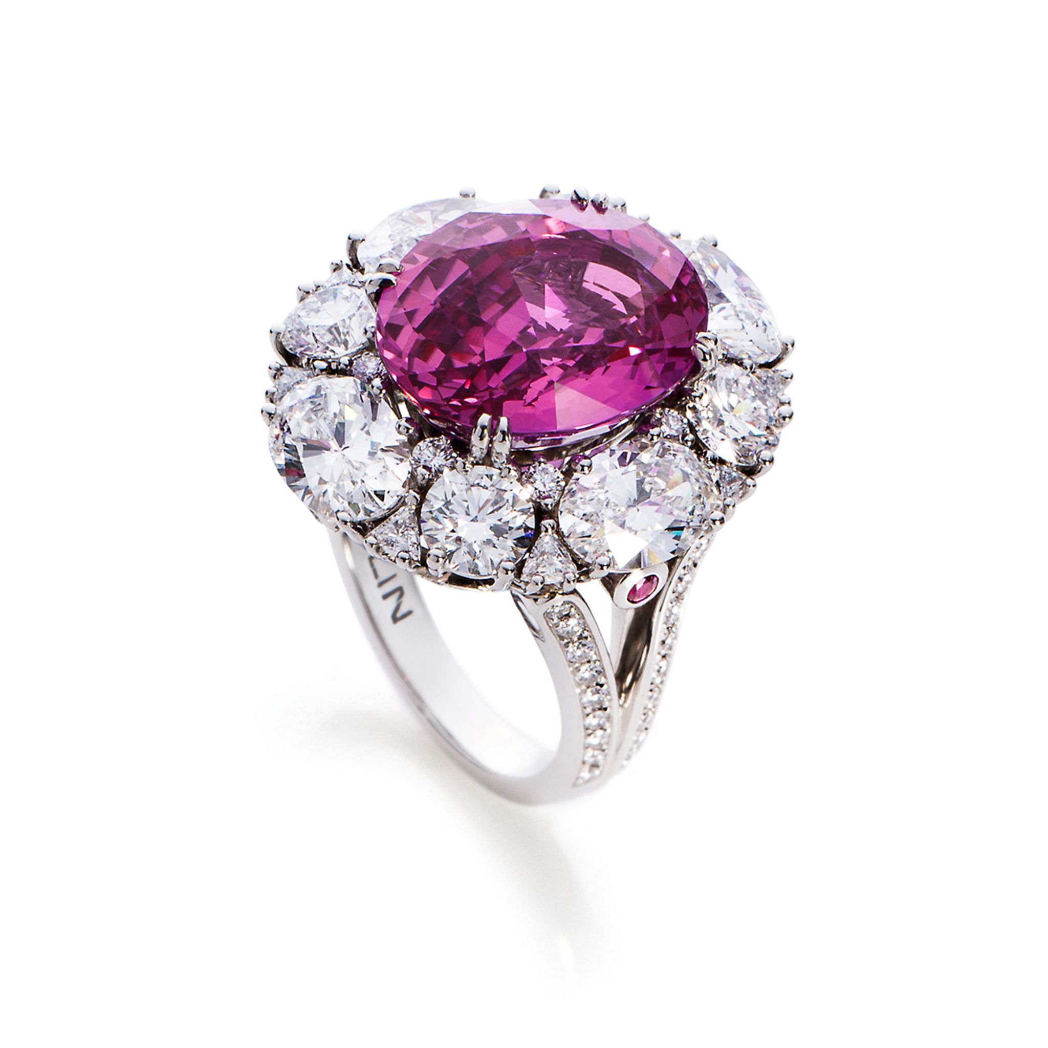 Sapphire ring | 60E-1775/SAF/P/OV | Gübelin Jewellery