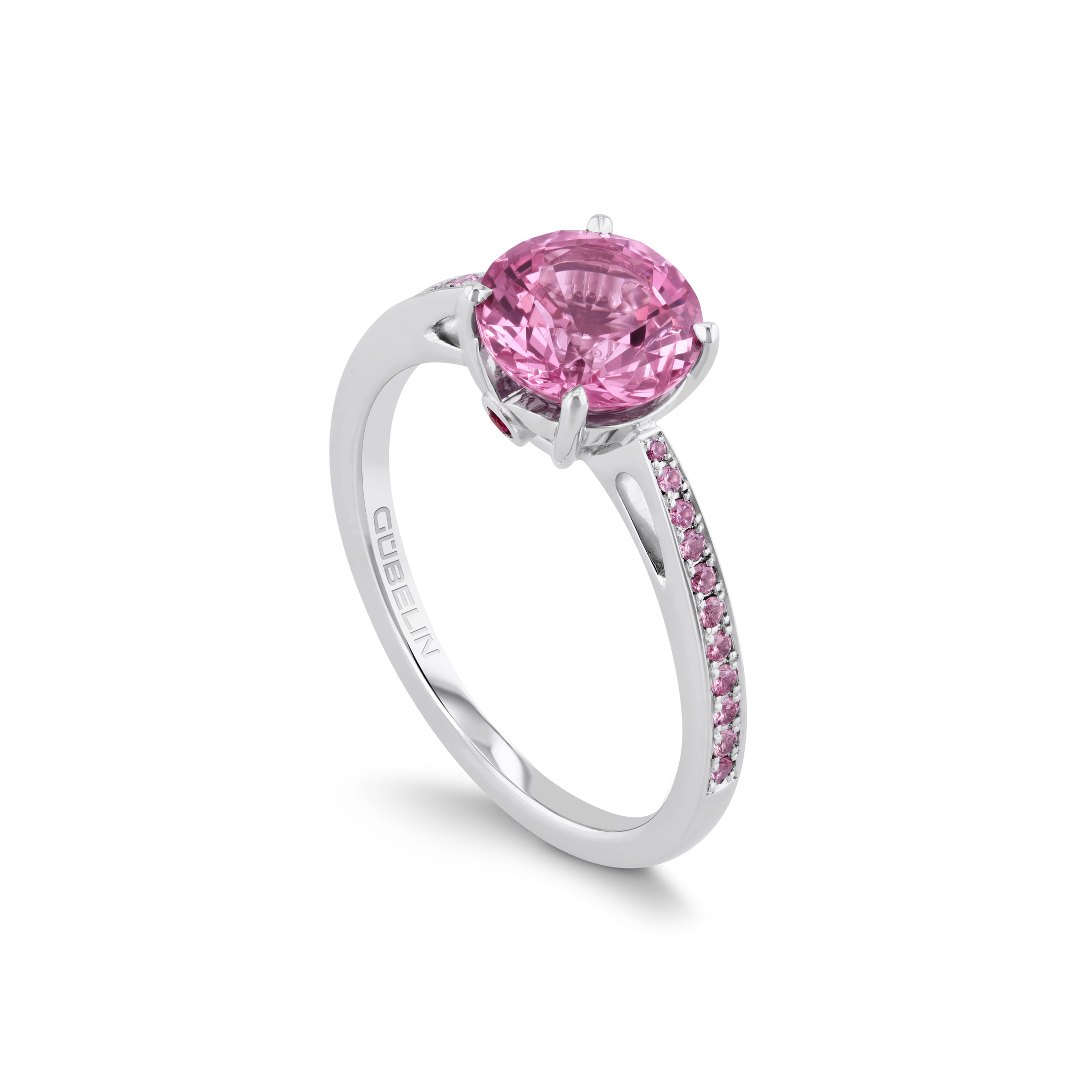 Ring with spinel